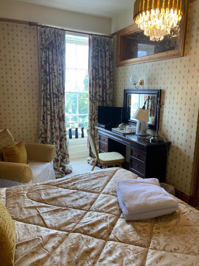 Harrisons Hall Bed & Breakfast Hotel Молд Екстериор снимка