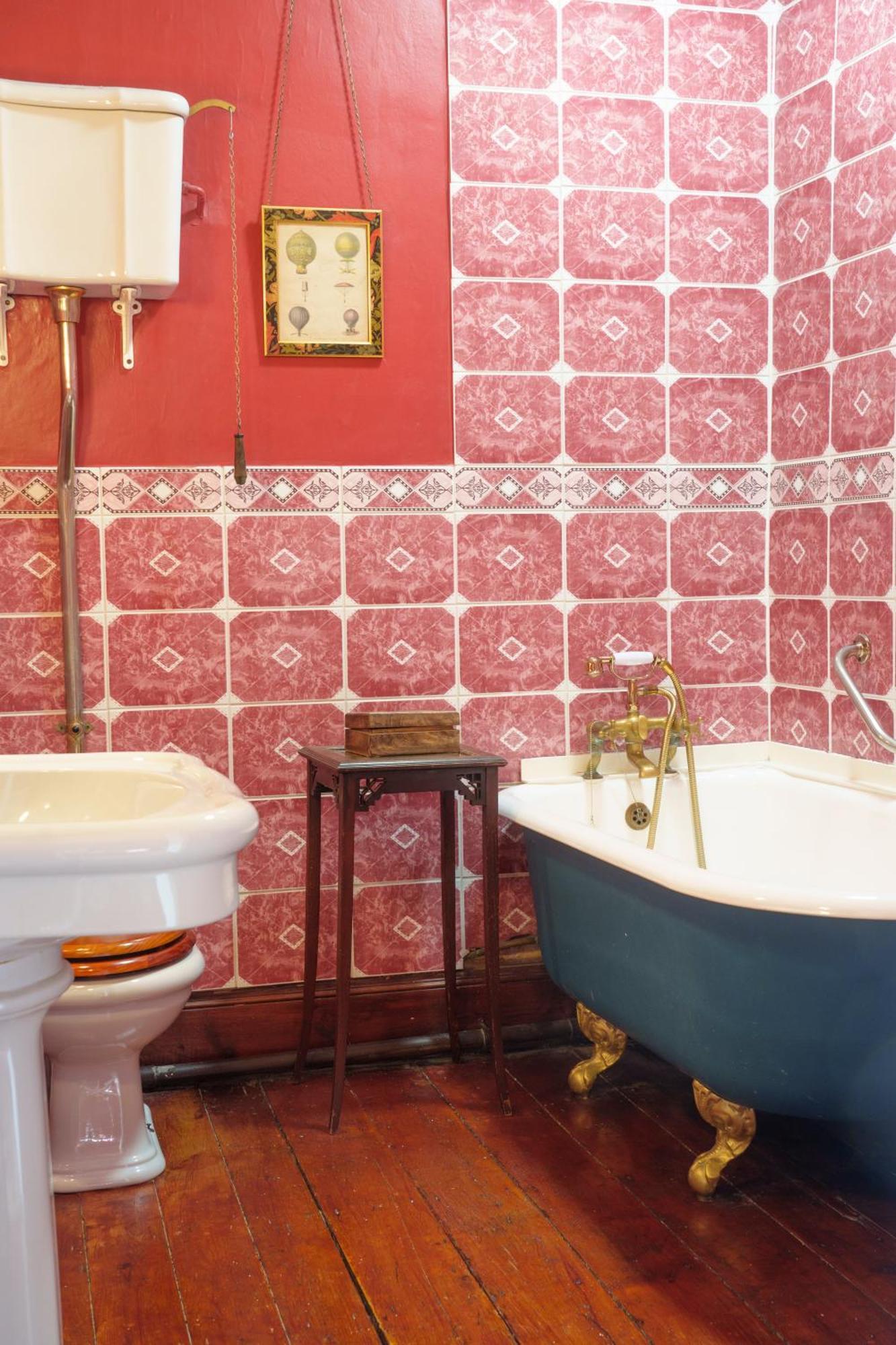 Harrisons Hall Bed & Breakfast Hotel Молд Екстериор снимка